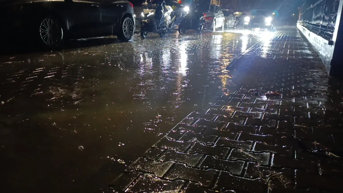 Tekirdağ’da sağanak hayatı felç etti
