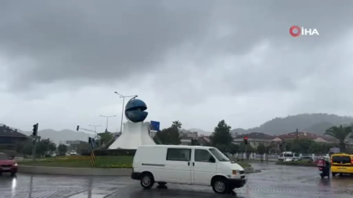Muğla Marmaris’te sağanak yağışlar devam ediyor