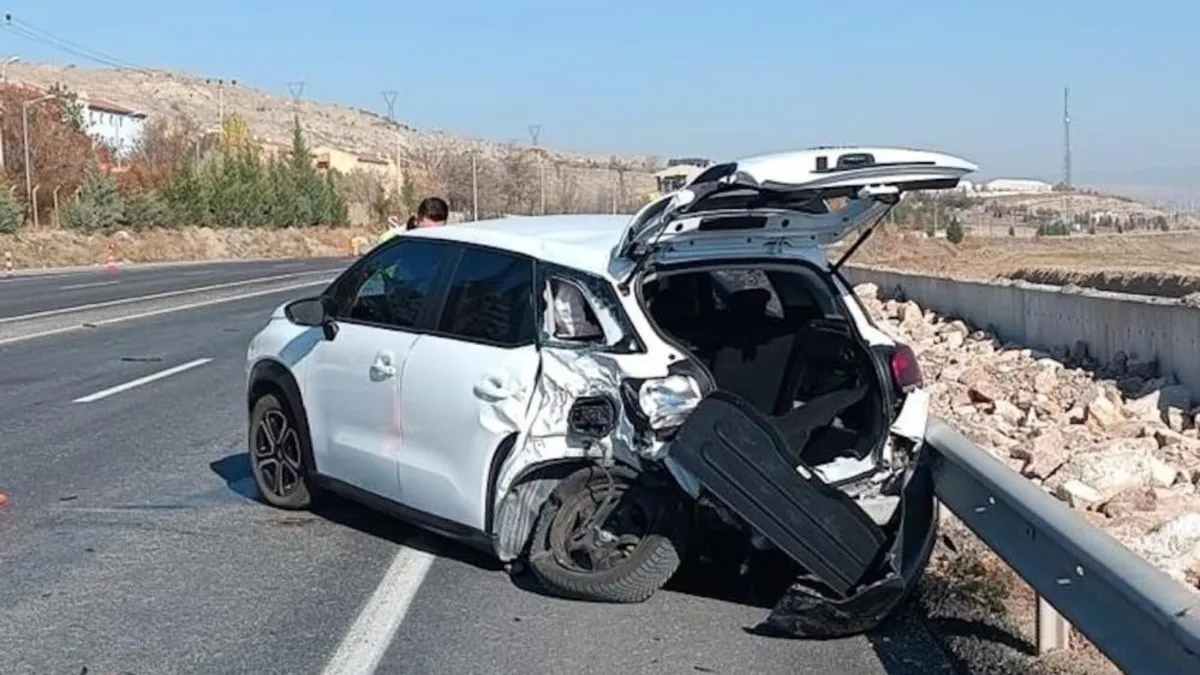 Çankırı'da ambulansla otomobil çarpıştı: 1 yaralı