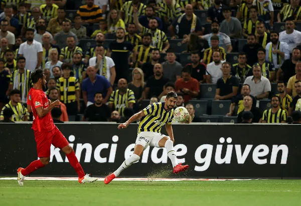 kadikoyde-gol-duellosu-fenerbahce-3-3-umraniyespor-mac-sonucu-ozet-1659993087507.jpg Kadıköy'de gol düellosu! Fenerbahçe 3-3 Ümraniyespor (MAÇ SONUCU-ÖZET) - 6