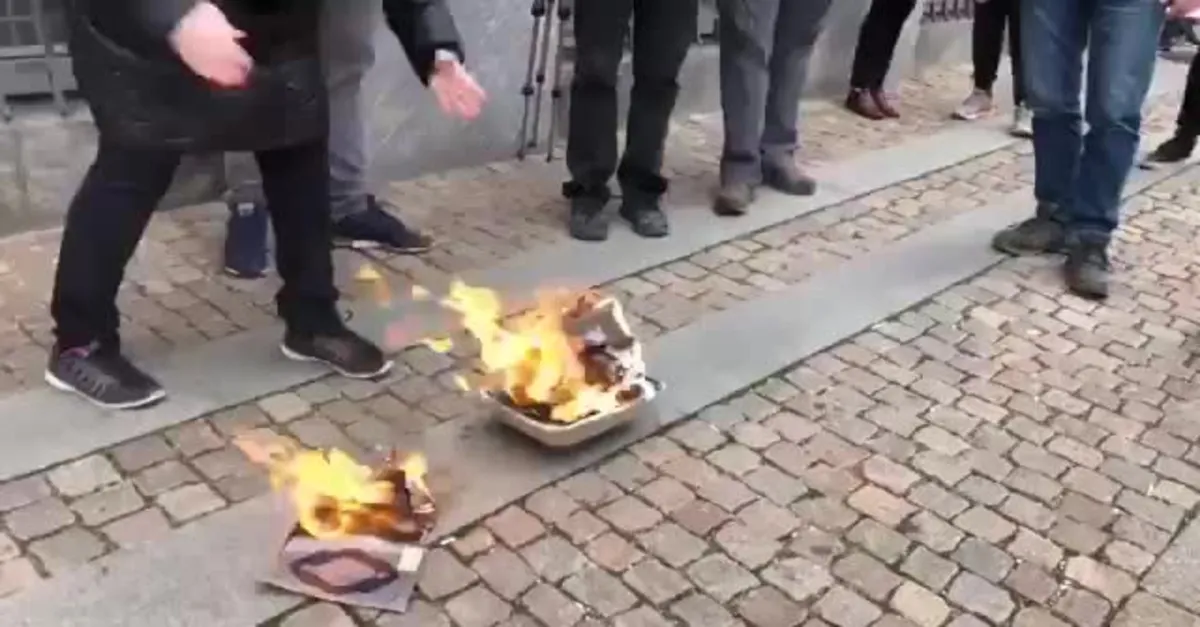 Danimarkalı lider Kur’an-ı Kerim yaktı