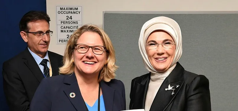 Emine Erdoğan, Alman Bakan Schulze ile bir araya geldi