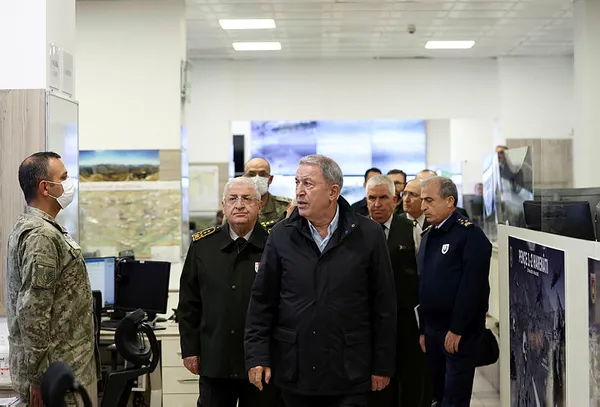 Son dakika: Pençe-Kilit Harekatı'nda üç askerimiz şehit! Bakan Akar Ankara'ya döndü - 2