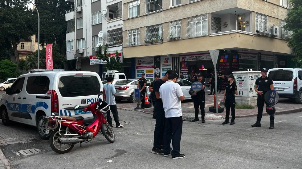 1787111600841.jpeg Furkan Vakfı'na operasyon! Alparslan Kuytul ve eşi gözaltında | Adalet Bakanı Akın Gürlek'ten açıklama: Soruşturmanın dini grupla ilgisi yoktur - 5
