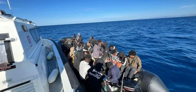 İzmir'de 56 düzensiz göçmen yakalandı