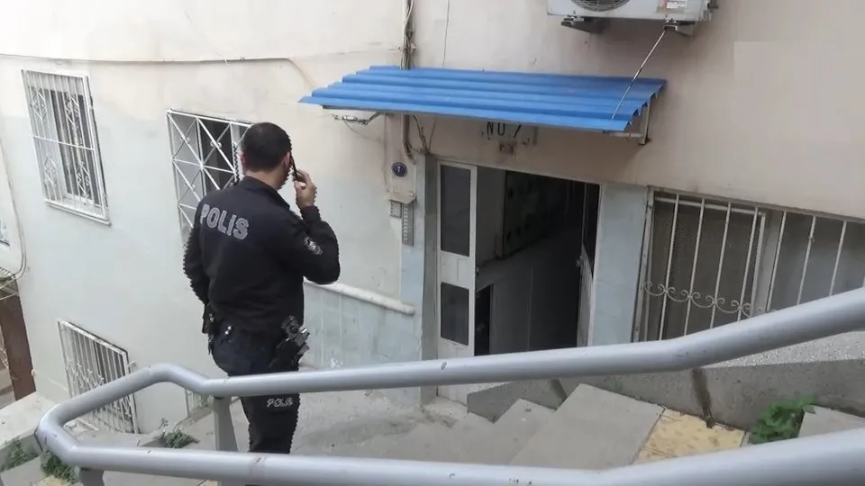 İzmir Konak’ta bıçaklı kavga! Yaralılar var |Video