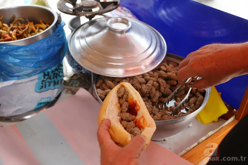 Önce haşlanıyor sonra kızartılıyor! Edirne’nin sokak lezzetine doyum olmuyor 12