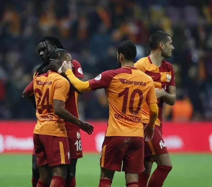 Galatasaray’da 6 ismin bileti kesildi
