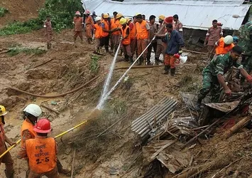 Bangladeş'i heyelan vurdu: 48 ölü