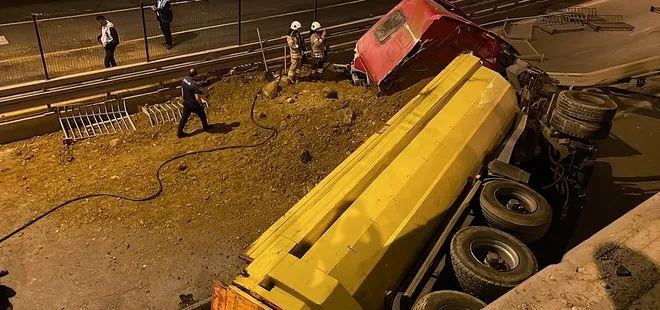 Kadıköy’de seyir halindeki kamyonun çevre yoluna düştü! Sürücü yaralı