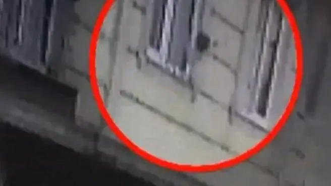 İstanbul'da evde yalnız bırakılan çocuk pencereden düştü