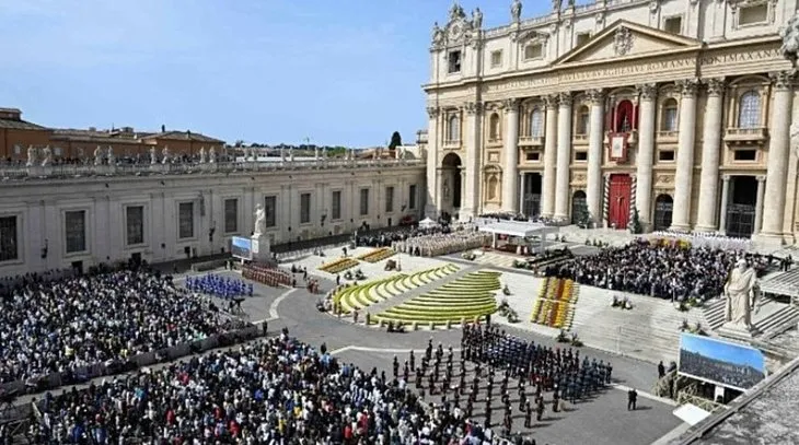 Francis’in tahtına kim oturacak? Gizli kapılar ardında papalık savaşları! İşte Vatikan’ın dünya siyasetinde bilinmeyen etkisi