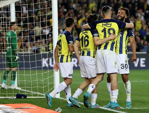 fenerbahceden-taraftara-bayram-hediyesi-fenerbahce-3-2-gaziantep-fk-mac-sonucu-ozet-1651260535597.jpg Fenerbahçe'den taraftara bayram hediyesi! Fenerbahçe 3-2 Gaziantep FK (MAÇ SONUCU-ÖZET) - 1