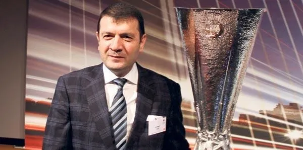 Beşiktaş'ta istifa depremi! - 1