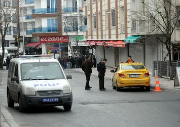 Esenyurt'ta polise ateş açıldı
