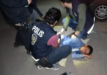 Adana'da dehşete düşüren olay! 112 ekipleri müdahaleye gittiği şahıs tarafından saldırıya uğradı