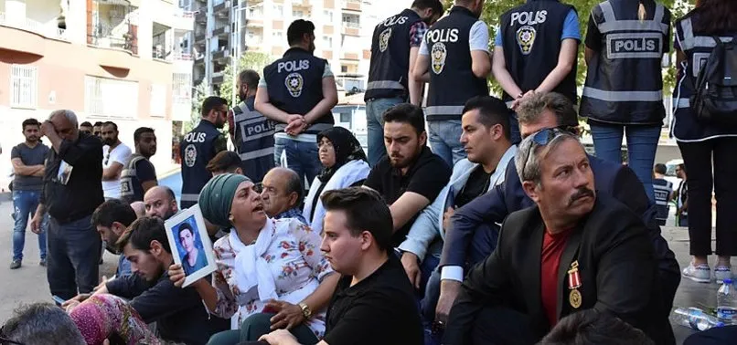 HDP önünde 'evlat nöbeti' sonrası Kandil'i korku sardı