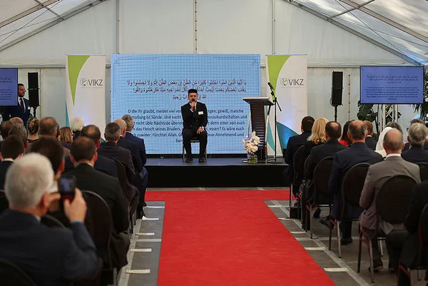 Almanya Cumhurbaşkanı Steinmeier: İslam’ın çeşitliliği ve 5 milyonun üzerindeki Müslüman ülkemize ait