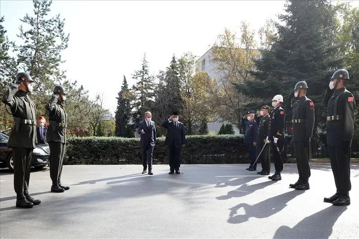 Son dakika: Milli Savunma Bakanı Akar Endonezya Savunma Bakanı Subianto ile bir araya geldi