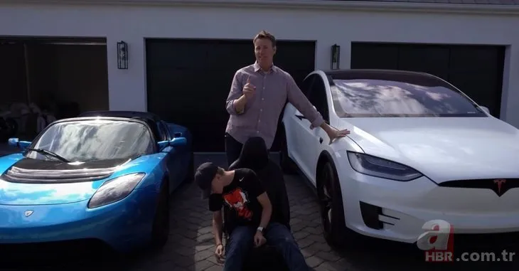 Elon Musk'ın sahibi olduğu Tesla'nın koltuğunu kesip biçtiler! İçinden bakın neler çıktı?