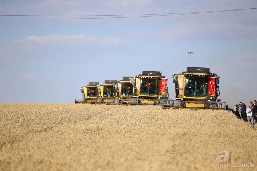 Başkan Erdoğan yerli elektrikli traktörü kullandı 15