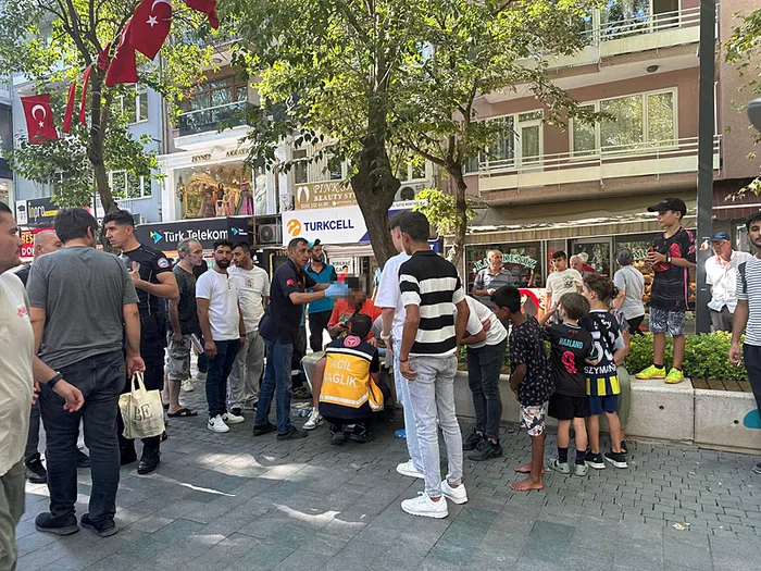 Kocaeli'de akıllara durgunluk veren olay! 17 yaşındaki genç yarım saatte "ne bakıyorsun" deyip 4 kişiyi bıçakladı - 1