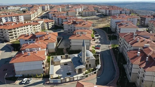 81-ile-genelge-gonderildi-tum-sehirlerde-sosyal-konut-seferberligi-1738485120229.jpg Çevre, Şehircilik ve İklim Değişikliği Bakanlığı, konut projeleri için yeni adımlar atıyor. (ahaber.com.tr)