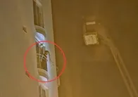 Annesiyle tartıştı, sinir krizi geçirdi: "Her yeri yakarım"