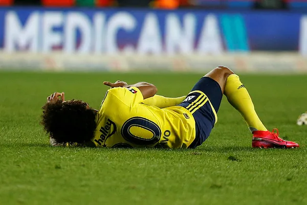 Son dakika Fenerbahçe haberleri | Kanarya’ya kötü haber! Derbide oynama ihtimali düşük