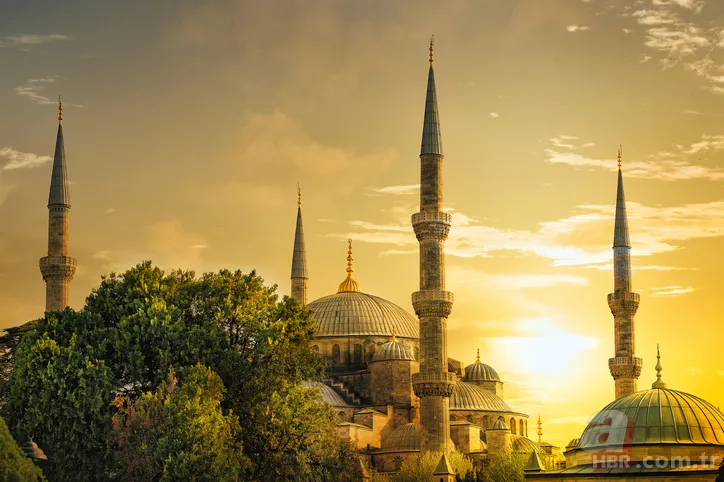 Diyanet açıklaması: Miraç gecesi ne oldu? Hz. Muhammed göğe nasıl yükseldi? İşte Miraç Kandili'nde yaşananlar 7