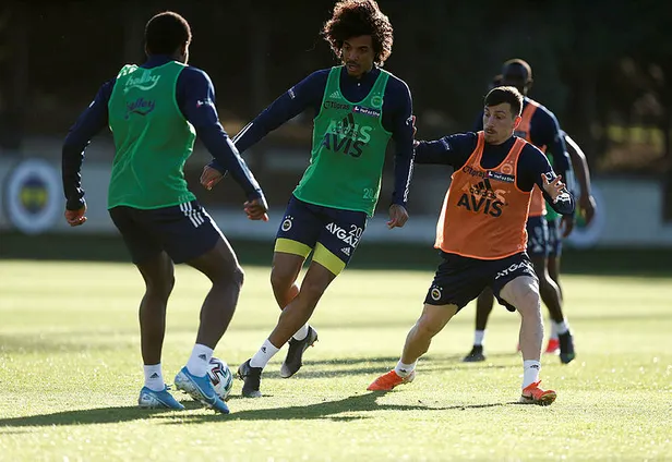 ZİRVE KIZIŞTI! Fenerbahçe Sivasspor maçı ne zaman? FB Sivasspor maçı hangi gün, saat kaçta başlayacak?