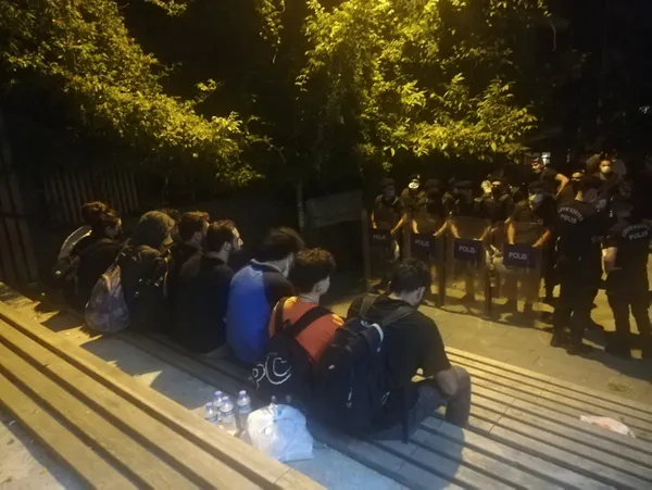 Yurt provokasyonunda amaçlanan şey tam olarak bu: Devlet bize sahip çıkmıyor algısını yaratmak