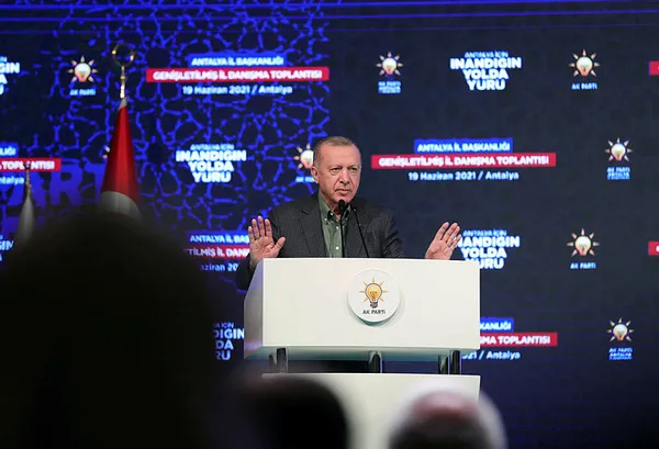 son-dakika-baskan-erdogan-antalyada-ak-parti-il-teskilati-toplantisinda-onemli-aciklamalar-1624121828426.jpg Son dakika: Başkan Erdoğan Antalya'da! AK Parti İl Teşkilatı Toplantısı'nda önemli açıklamalar - 8