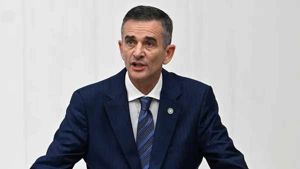 gercegi-o-da-gordu-eski-iyi-partili-adnan-bekerin-genel-secim-itirafi-tayyip-beye-oy-verdim-1702333426288.jpg Gerçeği o da gördü! Eski İYİ Partili Adnan Beker’in genel seçim itirafı: Tayyip Bey’e oy verdim - 6