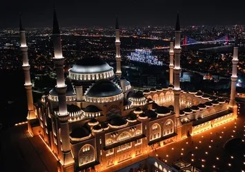 Türkiye genelinde Regaip Kandili idrak edildi! Camiler doldu taştı