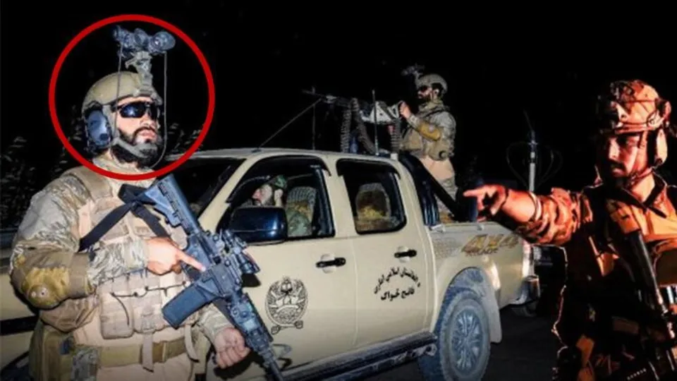 Dünyanın korktuğu başına geldi! Taliban Amerikan askeri teçhizatı ile böyle gözdağı verdi