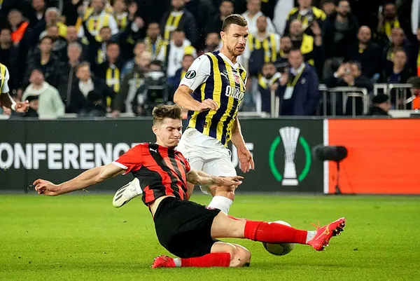 Fenerbahçe güle oynaya son 16’ya! Fenerbahçe 4-0 Spartak Trnava MAÇ SONUCU