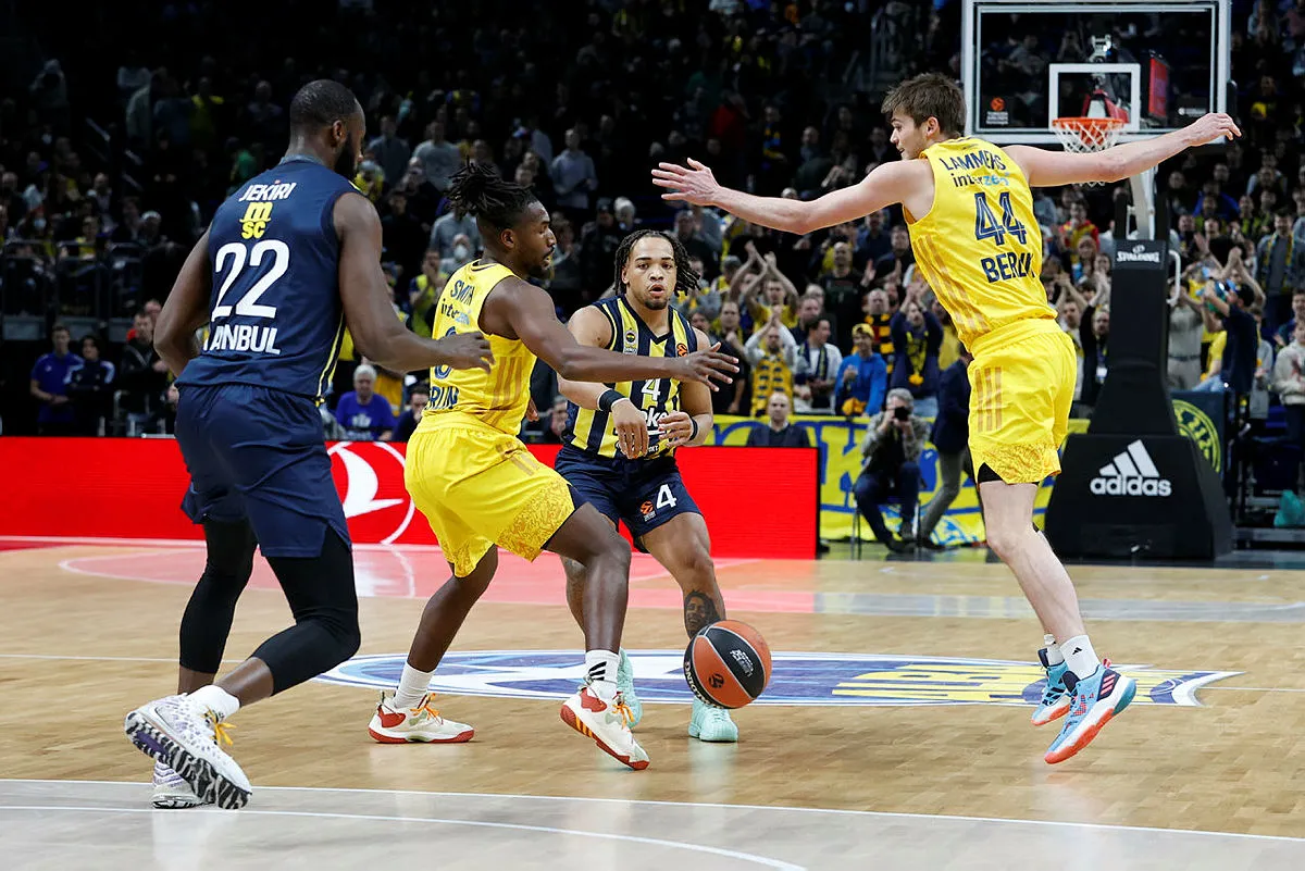 Fenerbahçe çok rahat! ALBA Berlin 75-104 Fenerbahçe Beko (MAÇ SONUCU)