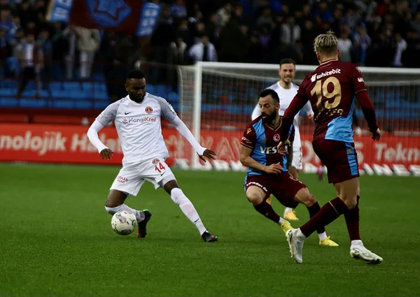 Trabzonspor Ümraniyespor’a 2-1 mağlup oldu