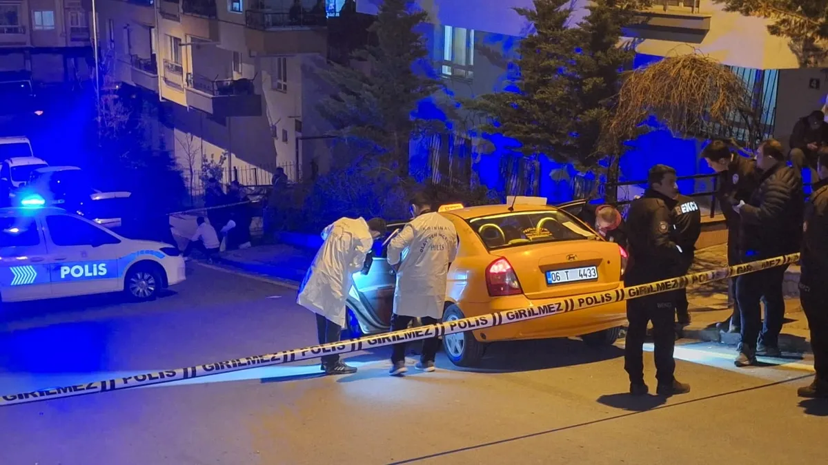 Ankara’da takside dehşet: Arkadaşını tabancayla vurdu