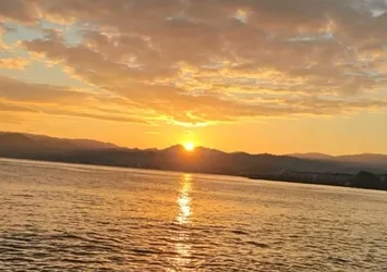 28 Ekim sabahı gün doğumunda "ay-yıldız" silüeti böyle görüntülendi