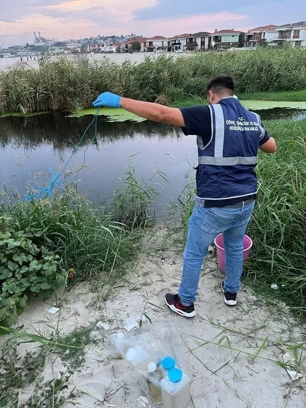 CHP'li Tekirdağ Büyükşehir Belediyesi'nde atık su skandalı! Dere siyah tabaka ile kaplandı | Bakanlık harekete geçti - 4