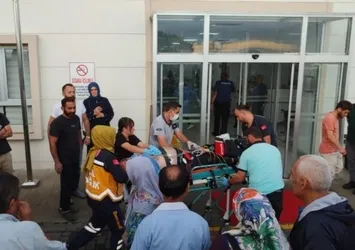 Giresun'da feci kaza! Çay taşıyan kamyon devrildi: 4 yaralı