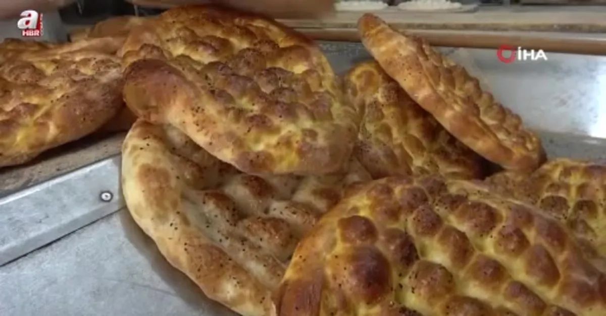 7 metrelik pide görenleri hayrete düşürdü