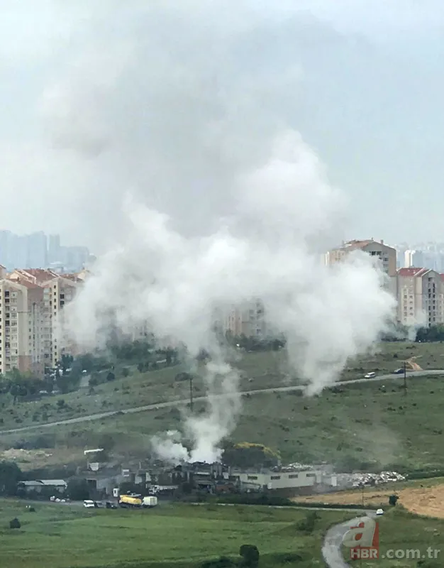 İstanbul Başakşehir'de fabrikada patlama! Ortalık savaş alanına döndü: Ölü ve yaralılar var 1