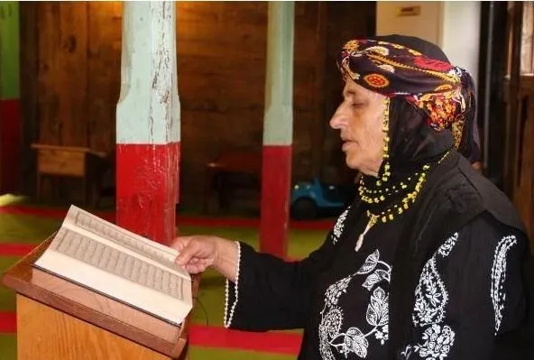 Köylülerin canları gibi koruduğu 500 yıllık çivisiz cami ilgi görüyor - 2