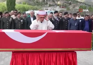 Karbonmonoksit gazından zehirlenen gazi ve eşi toprağa verildi