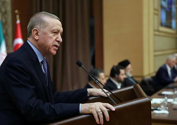 baskan-erdogan-turkiye-iran-is-forumunda-konustu-yeni-sinir-kapilari-gundemimizde-1706124970553.jpeg Başkan Erdoğan Türkiye-İran İş Forumu'nda konuştu: Yeni sınır kapıları gündemimizde - 6