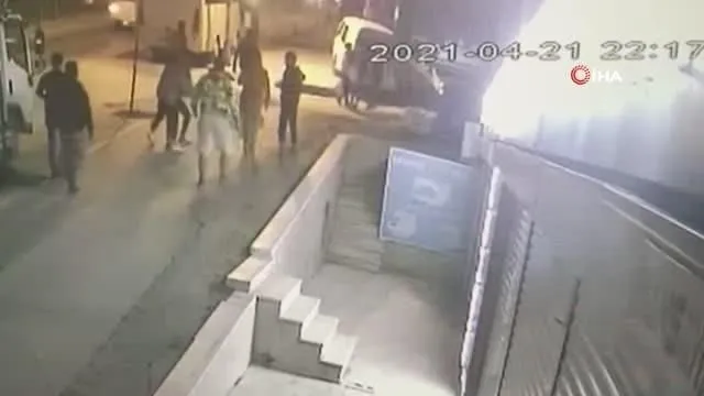 Son dakika | Bu nasıl vicdansızlık? Defalarca bıçaklayıp 2 metreden aşağıya attılar! İşte tüyler ürperten o anlar