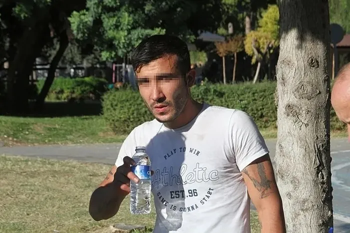 antalya-falezlerde-soke-eden-olay-uygunsuzluga-tepki-gosterdi-kayaliktan-dustu-1730024297097.jpeg Antalya falezlerde şoke eden olay! Uygunsuzluğa tepki gösterdi kayalıktan düştü - 5